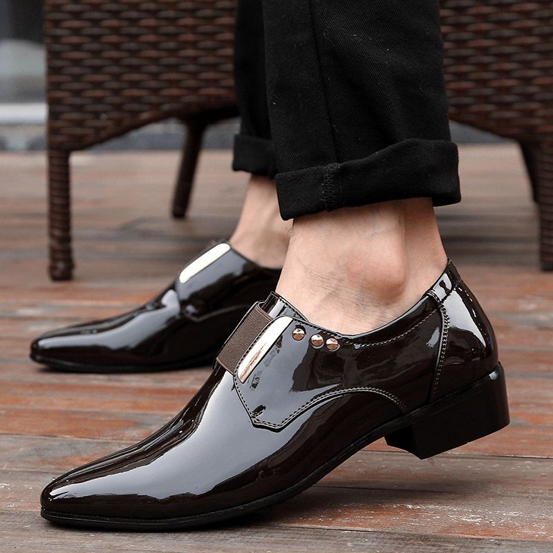 Menn Patent Leather Glossy Spiss Toe Slip-On Dress Sko