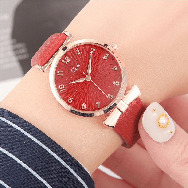 Business Elegant Kvinner Watch Lær Band Petal Gradient Pattern Dial Justerbar Lås Kvartsklokke