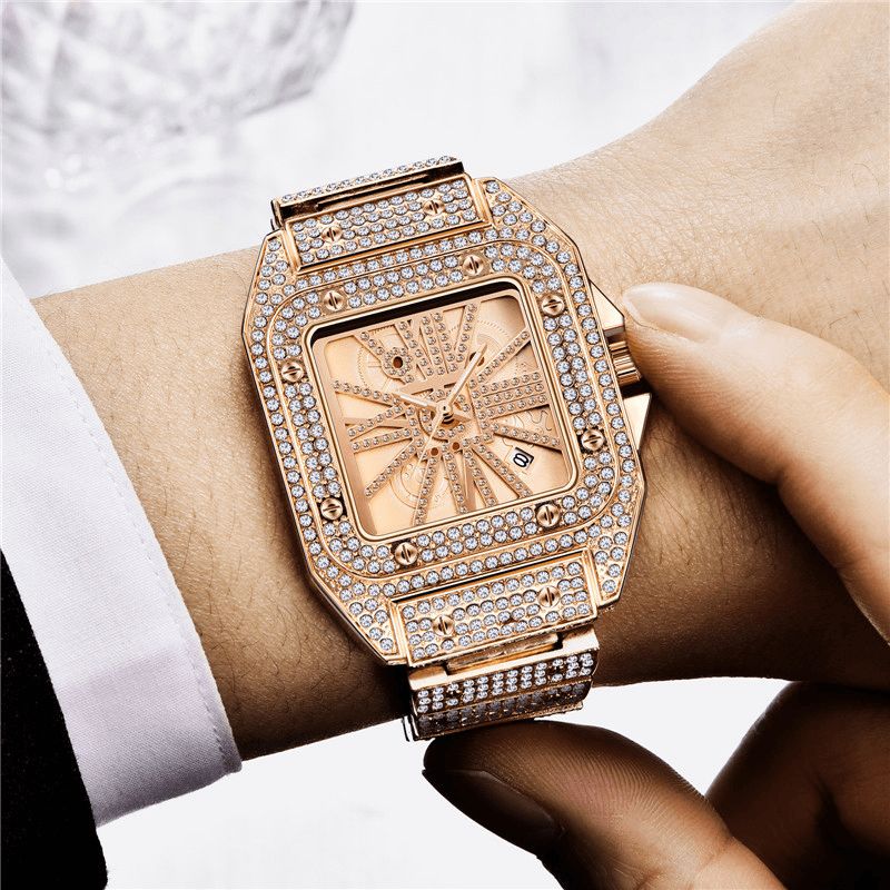 Mote Elegant Alloy Kvartsklokke Diamond Cool Herre Watch Square Dial Shape Kvartsklokke