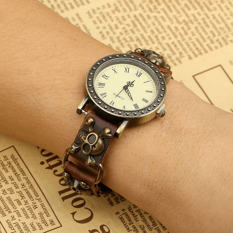 Vintage Retro Stil Menn Watch Cow Leather Armbånd Watch Justerbar Skull Kvartsklokke